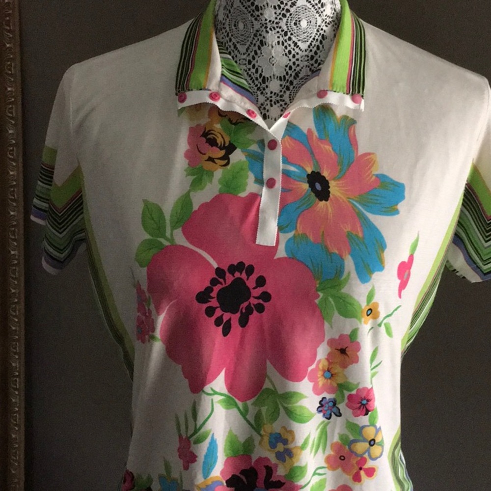 FLOWER VINTAGE LOOK TOP - Picture 2 of 5